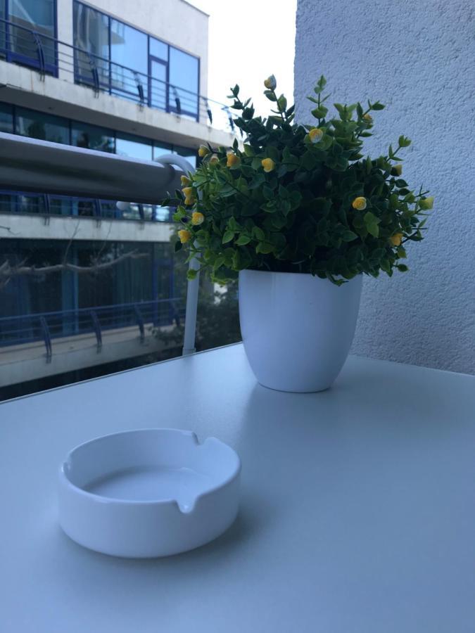Iren Apartments 1+1 Одесса Экстерьер фото